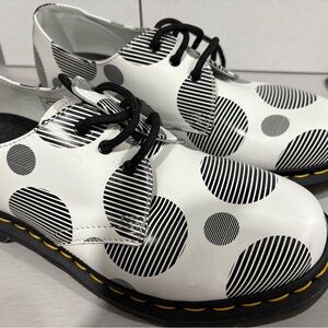 Dr Marten shoes only worn once really cute great shape no box. Size 9 Women’s.